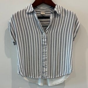 Casual Collared Pinstripe Blouse with White Back and Rolled Sleeves